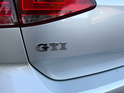 Used 2016 Volkswagen GTI image 20