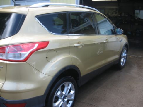 Used 2014 Ford Escape Titanium image 4