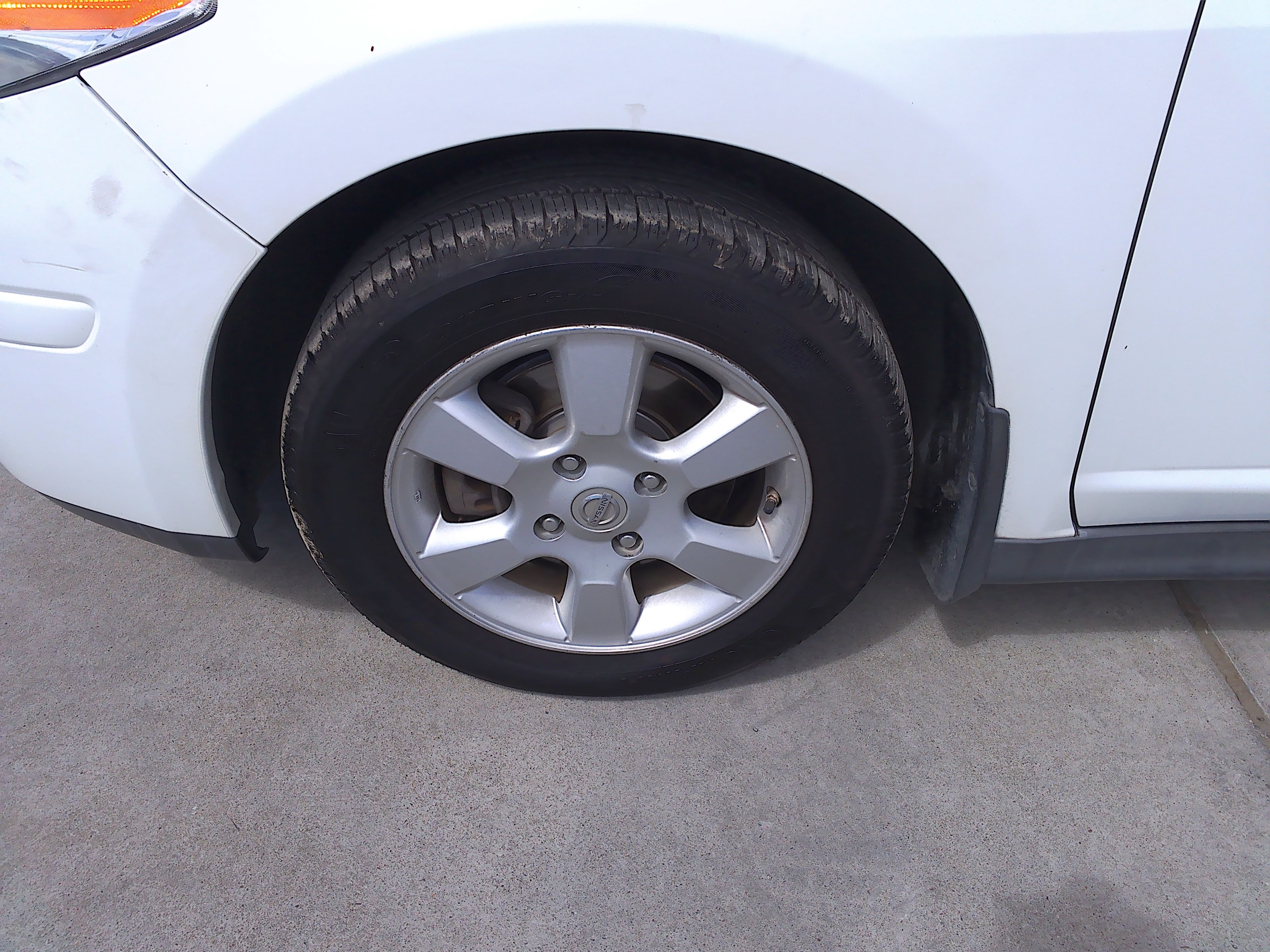 Used 2007 Nissan Versa 1.8 S FWD image 28