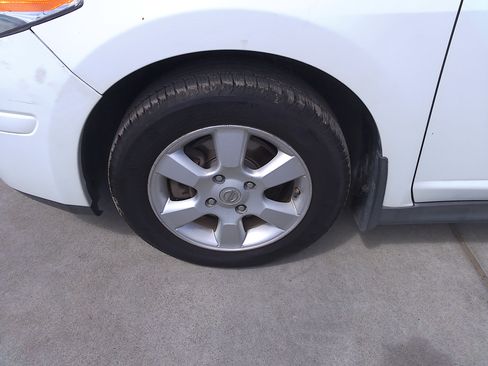 Used 2007 Nissan Versa 1.8 S FWD image 28