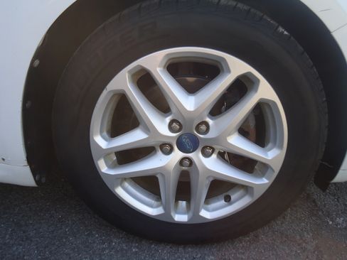 Used 2013 Ford Fusion SE image 18