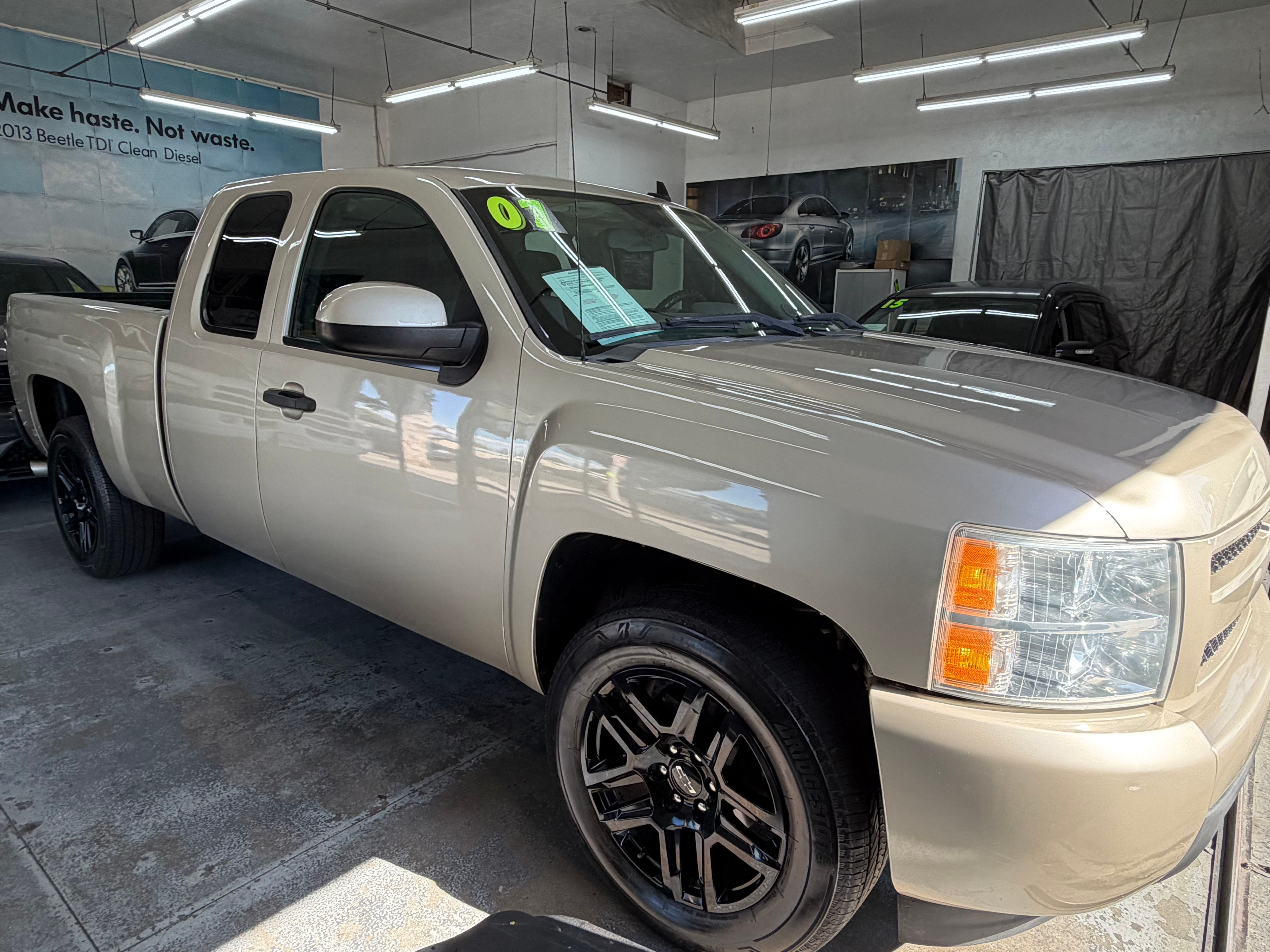 Used 2007 Chevrolet Silverado 1500 2WD Extended Cab image 8