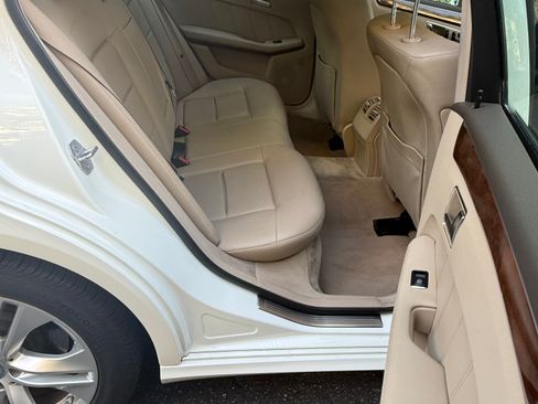 Used 2010 Mercedes-Benz E 350 image 10