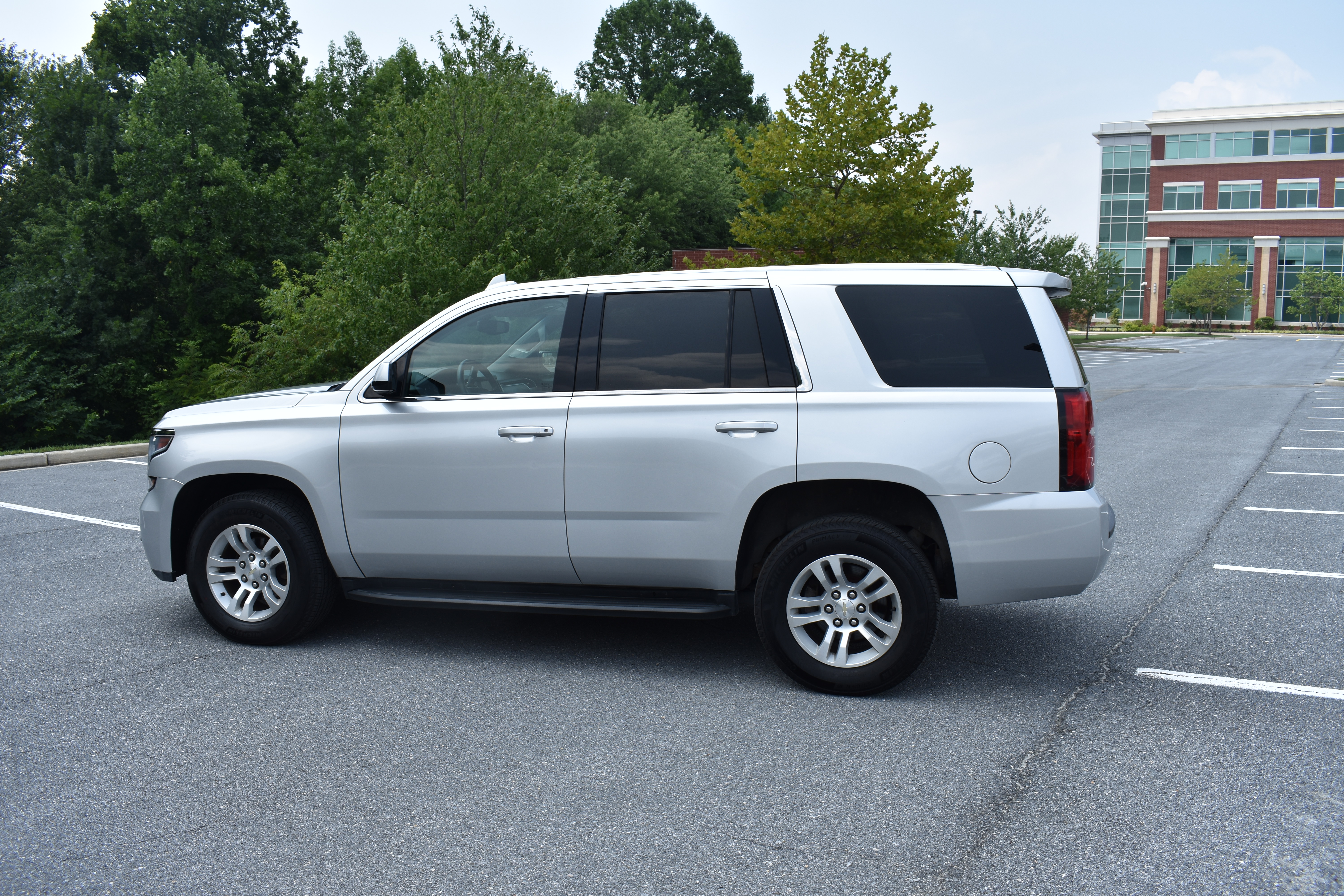 Used 2019 Chevrolet Tahoe 4WD image 8