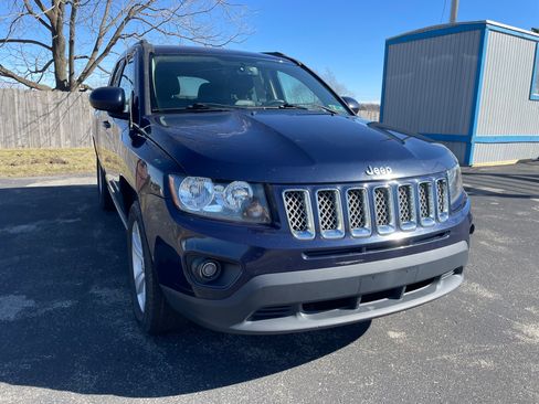 Used 2017 Jeep Compass Latitude image 13