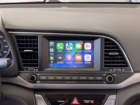 Used 2018 Hyundai Elantra Sedan FWD image 11