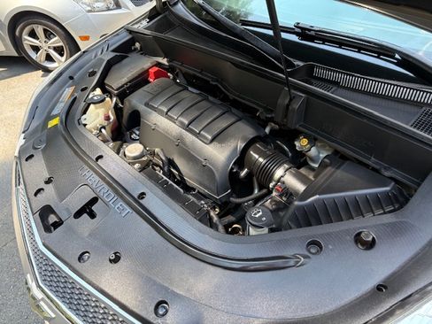 Used 2012 Chevrolet Traverse LT image 29