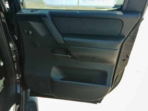 Used 2013 Nissan Titan 4x4 Crew Cab SV image 31