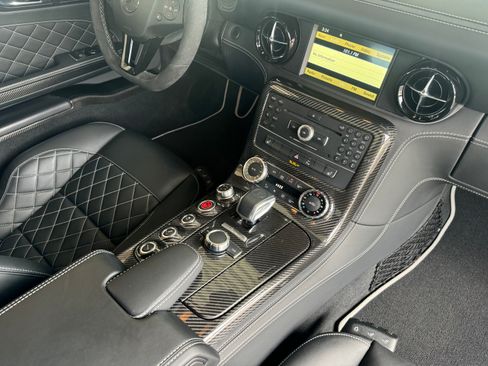 Used 2015 Mercedes-Benz SLS AMG GT Final Edition Coupe image 11