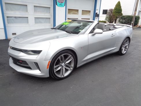 Used 2018 Chevrolet Camaro LT image 11