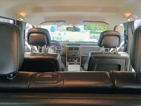 Used 2012 Jeep Liberty Sport image 10