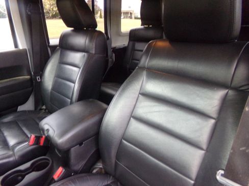 Used 2012 Jeep Wrangler Unlimited Sport image 13