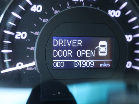 Used 2011 Toyota Camry XLE image 23