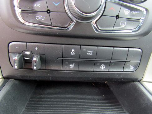 Used 2015 RAM 2500 4x4 Crew Cab Big Horn image 28