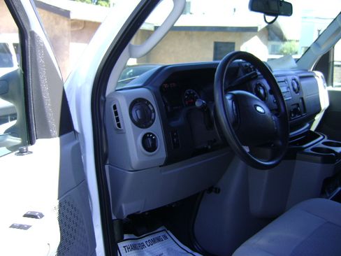Used 2014 Ford E-350 and Econoline 350 XLT image 12
