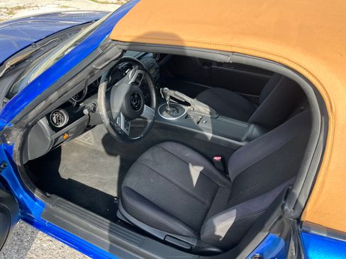 Used 2006 MAZDA MX-5 Miata image 6