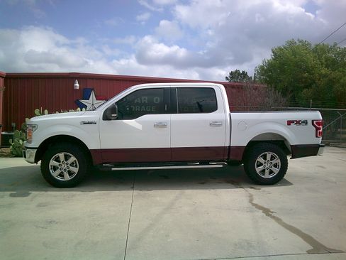 Used 2019 Ford F150 XLT image 2
