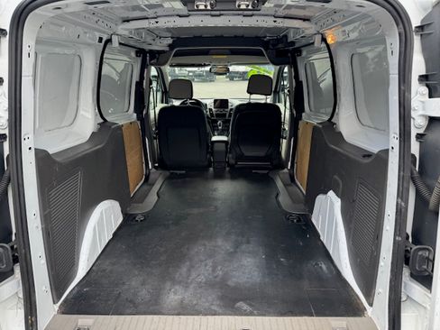 Used 2019 Ford Transit Connect XLT image 3