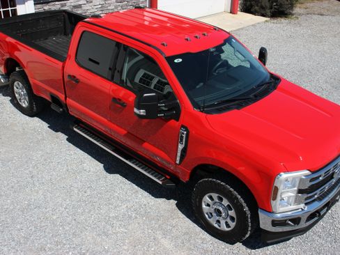 Used 2024 Ford F250 4x4 Crew Cab XLT image 18