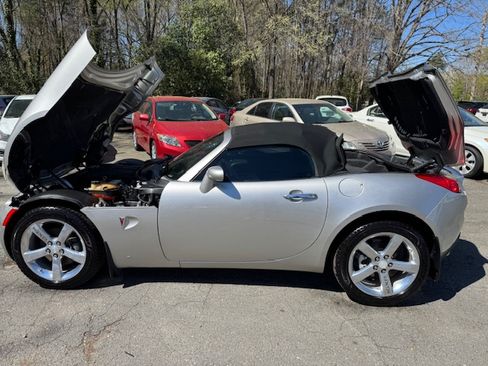 Used 2008 Pontiac Solstice GXP image 11