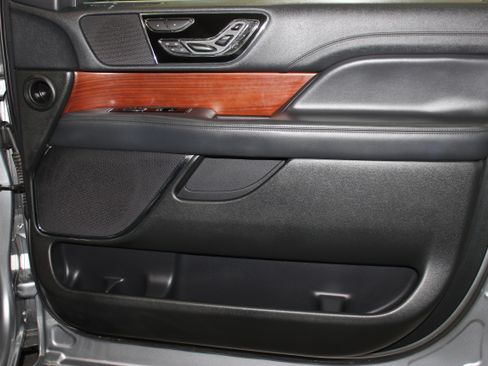 Used 2023 Lincoln Navigator Reserve Sport Utility 4D image 23