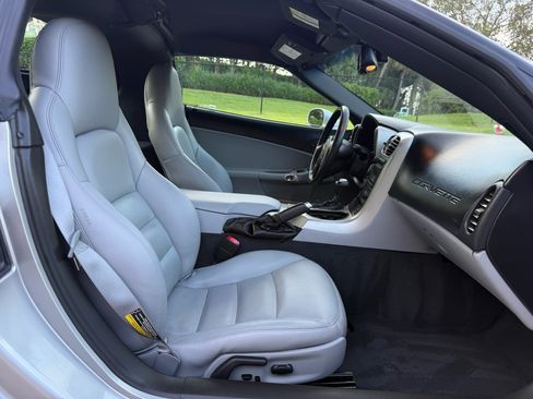 Used 2005 Chevrolet Corvette Coupe RWD image 15