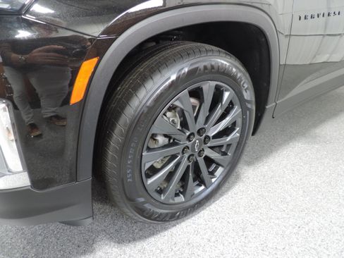 Used 2023 Chevrolet Traverse RS image 14