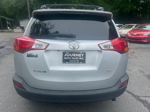 Used 2013 Toyota RAV4 FWD XLE image 5