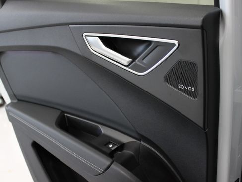 Used 2023 Audi Q4 e-tron Premium Plus image 40