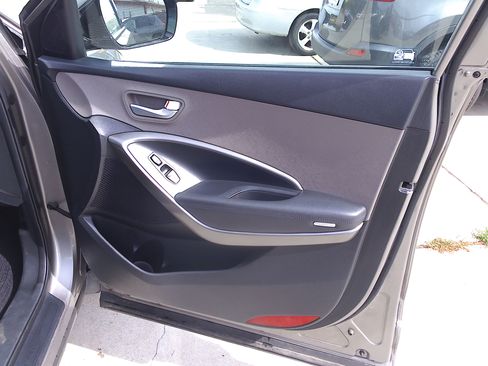 Used 2018 Hyundai Santa Fe Sport image 11