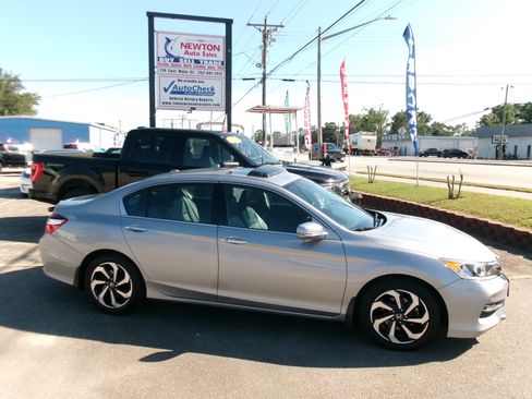 Used 2017 Honda Accord EX-L image 1