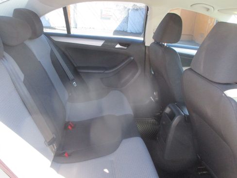 Used 2018 Volkswagen Jetta S image 10