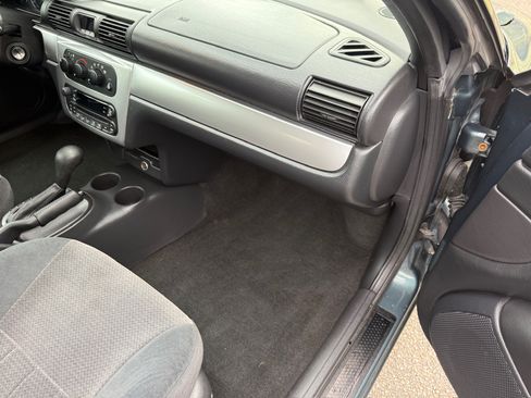 Used 2005 Chrysler Sebring Touring image 75