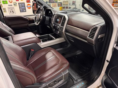 Used 2017 Ford F350 Platinum image 21