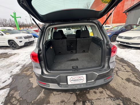Used 2017 Volkswagen Tiguan S image 10