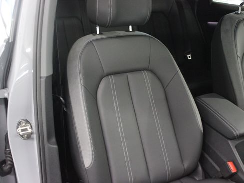 Used 2024 Audi Q4 e-tron quattro Premium Plus AWD/4WD image 38
