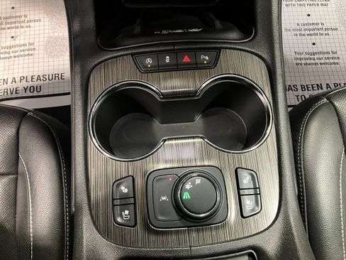 Used 2020 GMC Acadia SLT image 16