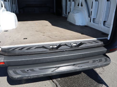 Used 2022 Mercedes-Benz Sprinter 2500 image 25