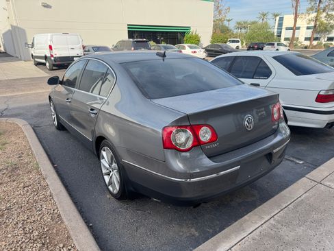 Used 2006 Volkswagen Passat VR6 image 2