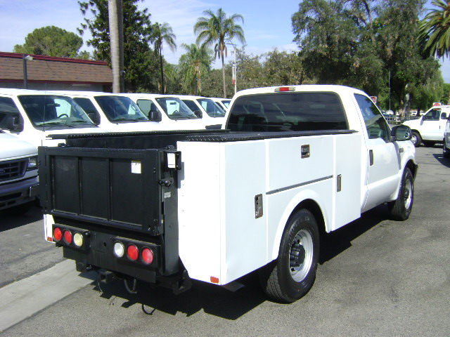Used 2004 Ford F250 2WD Regular Cab Super Duty image 7