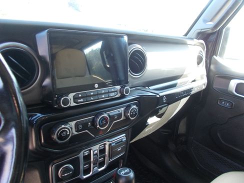Used 2020 Jeep Wrangler 4WD Unlimited Sport image 8