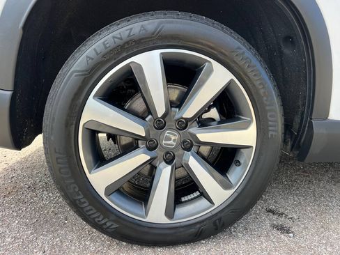 Used 2025 Honda Pilot Touring image 9