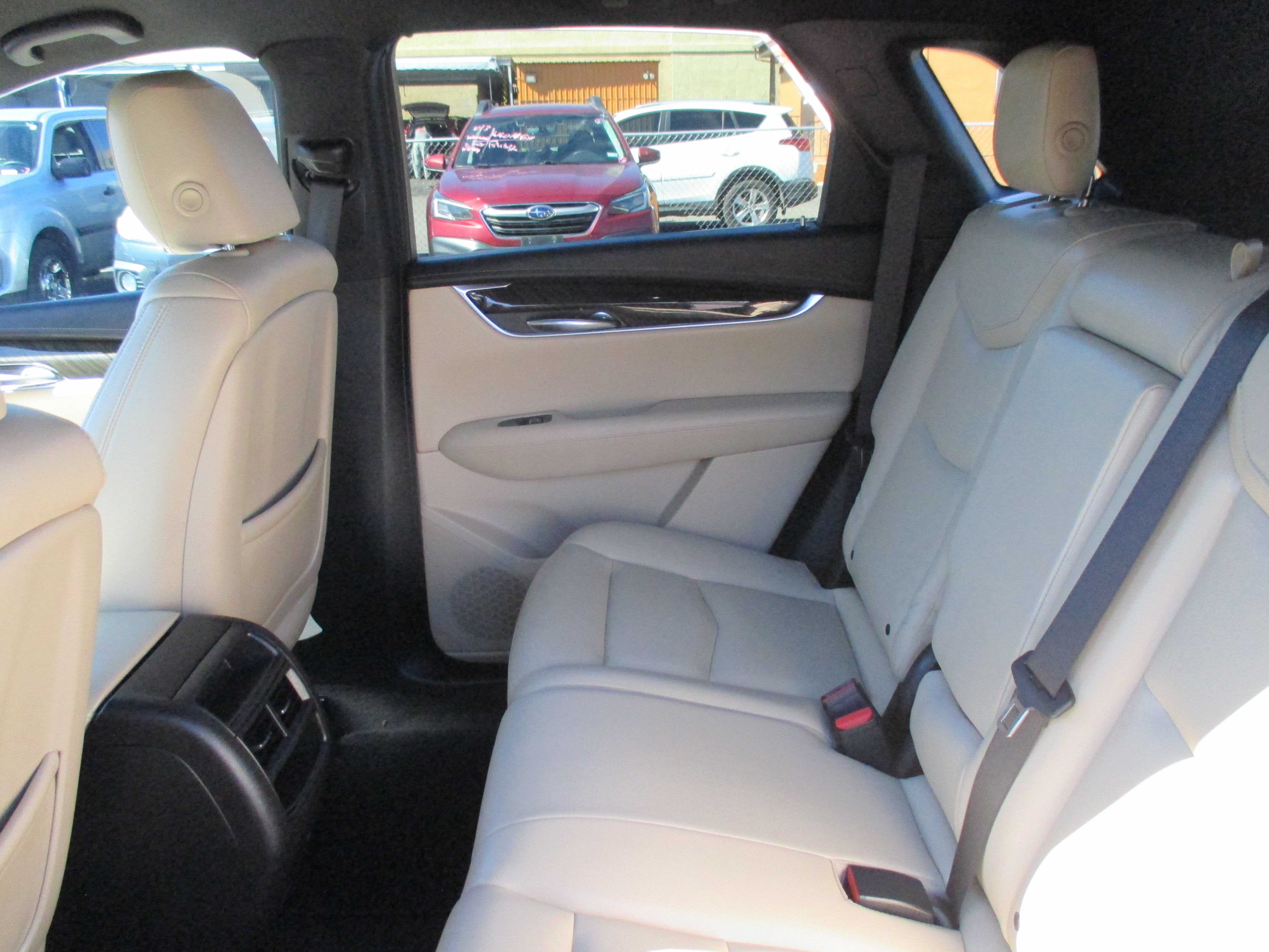 Used 2017 Cadillac XT5 Luxury Sport Utility 4D FWD image 9