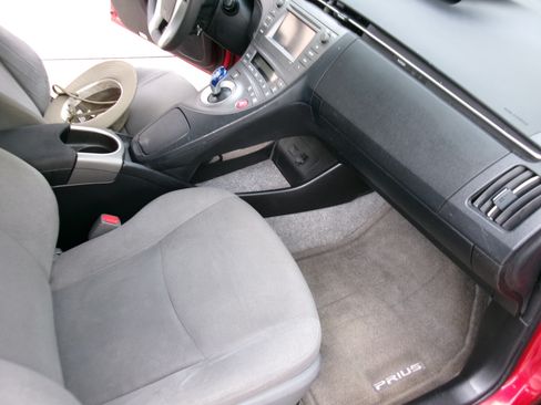 Used 2014 Toyota Prius Two image 20
