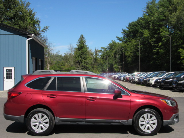 Used 2016 Subaru Outback 2.5i Premium AWD/4WD image 11