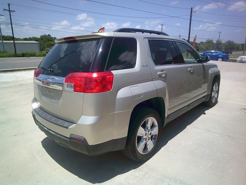 Used 2015 GMC Terrain SLE FWD image 4
