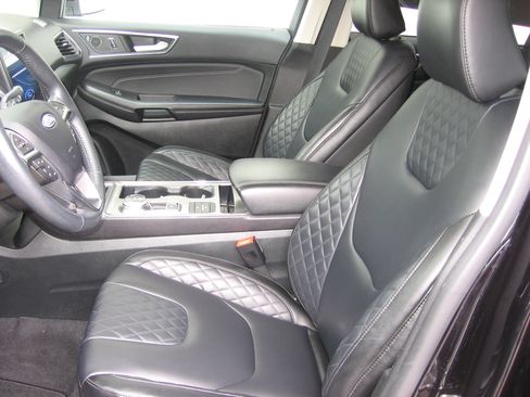 Used 2024 Ford Edge Titanium image 6