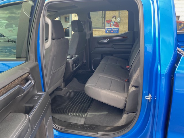 Used 2023 Chevrolet Silverado 1500 4x4 Crew Cab LT image 20