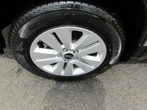 Used 2019 Subaru Outback 2.5i Premium AWD/4WD image 11