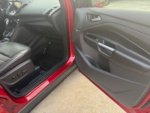 Used 2016 Ford Escape 4WD Titanium image 8